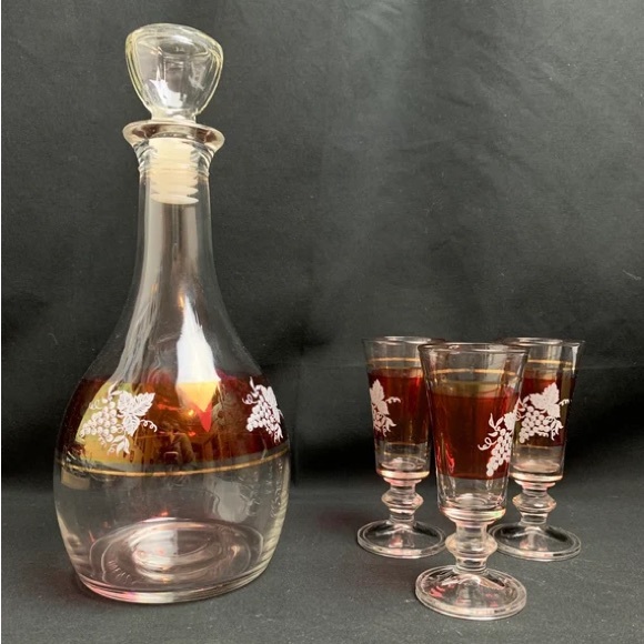 fidenza Other - Fidenza Italy decanter and 3 Shot glasses Cranberry Red w/gold trim grapes